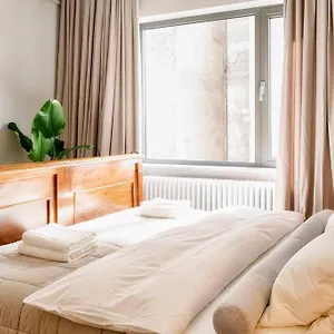 https://luxurious-huge-flat-with-large-terrace.bucharesthotelsnow.com