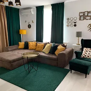 https://villagrey-tunari.bucharesthotelsnow.com